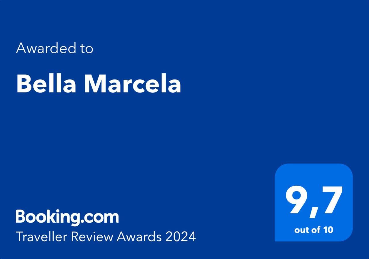 Bella Marcela Buenavista  Luaran gambar